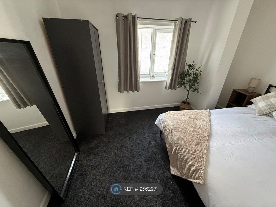 Property photo 2 of 3