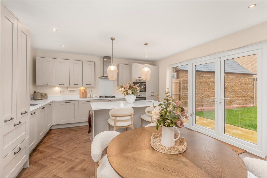 Property photo 3 of 21 66 Tyrell Road, Banbury-10.Jpg