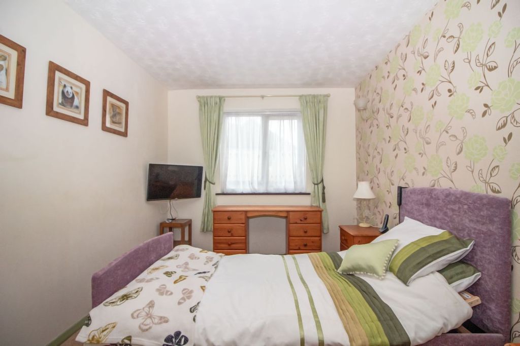 Property photo 3 of 16