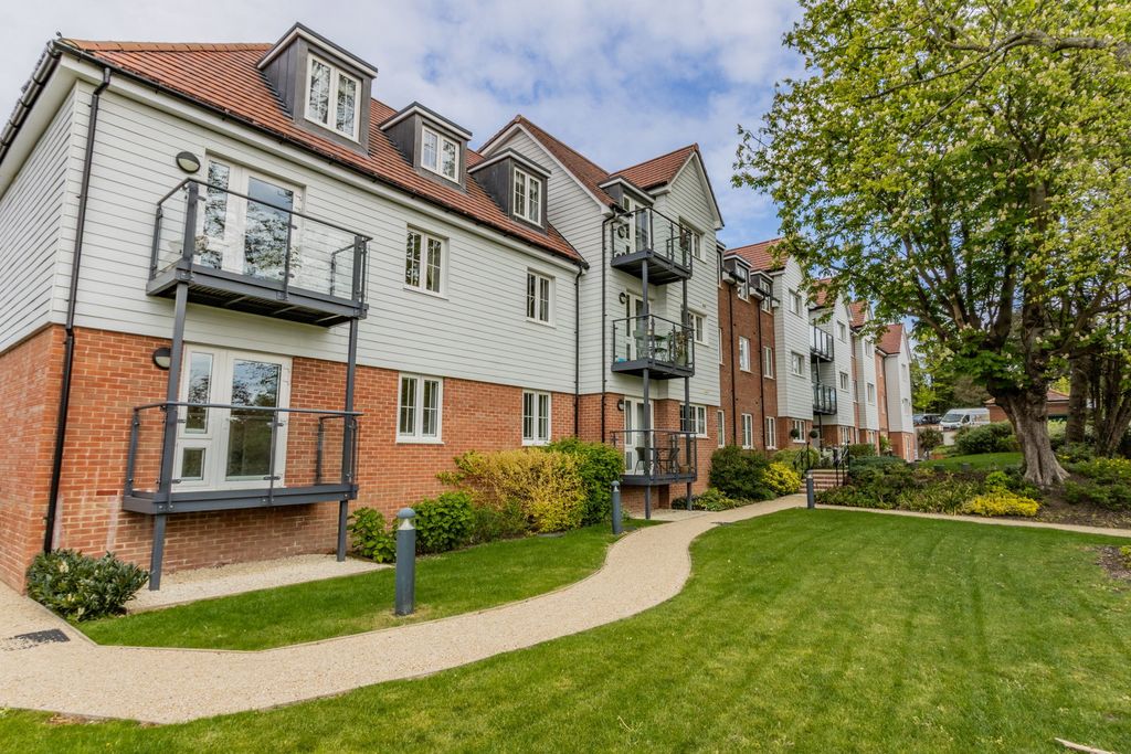 Property photo 1 of 18