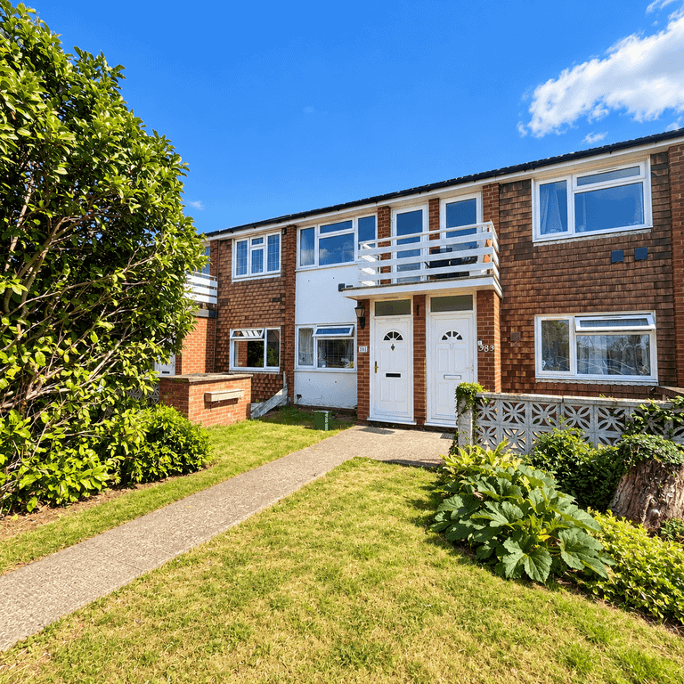 Property photo 1 of 7 Two Bed Maisonette To Rent High Street, Hayes