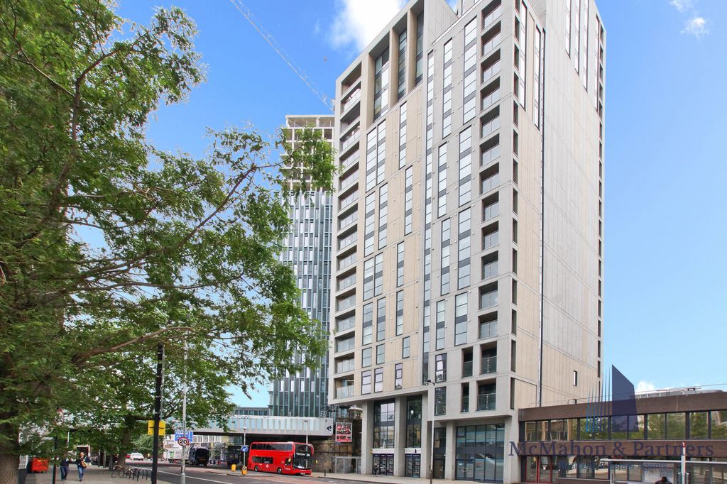 Property photo 2 of 18