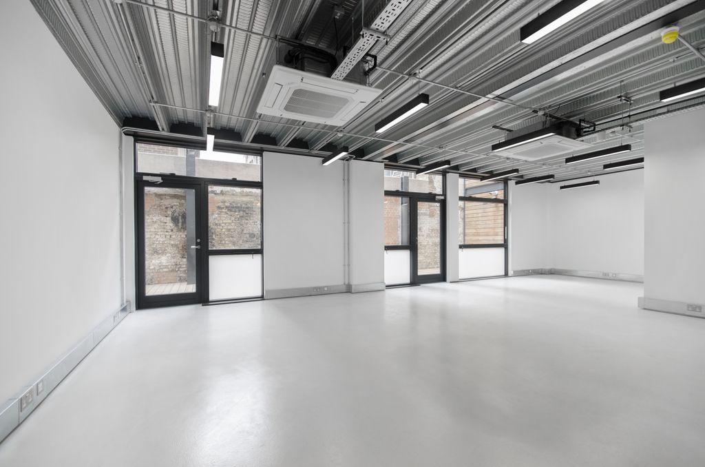 Property photo 1 of 15 Barley Mow Centre
