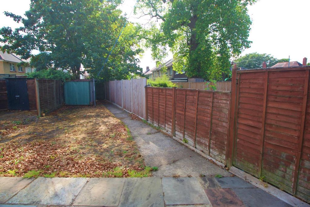 Property photo 2 of 14 Garden 1.Jpg