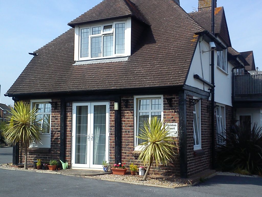 Property photo 1 of 3