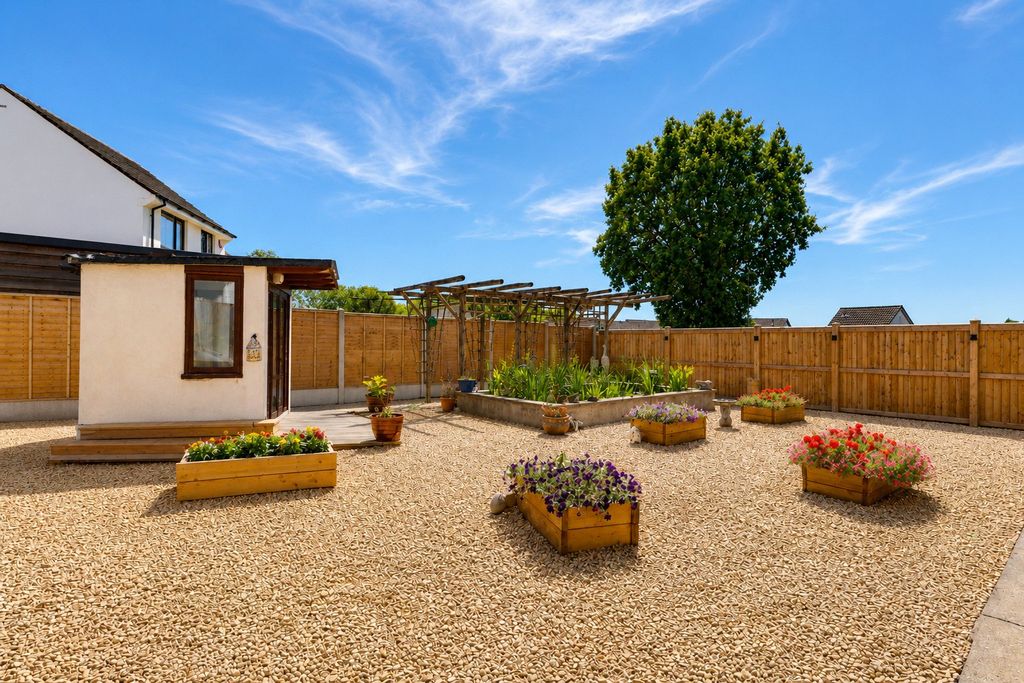 Property photo 2 of 12 Picture No. 25