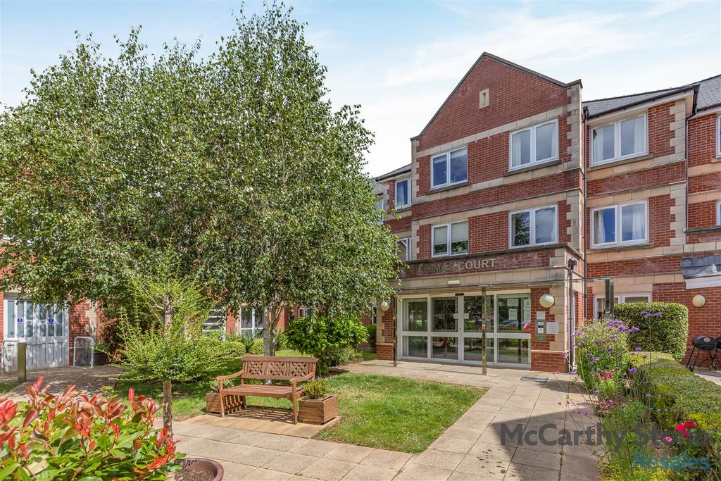 Property photo 1 of 29 8695826-Exterior05.Jpg
