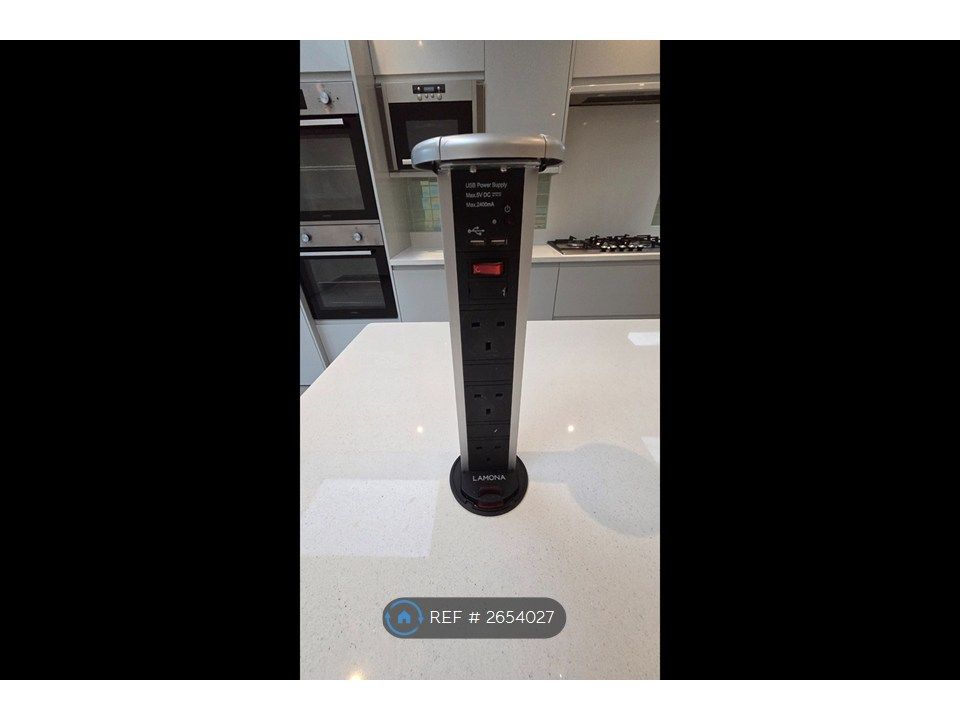 Property photo 3 of 34