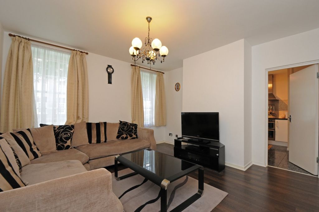 Property photo 2 of 6 Living Room