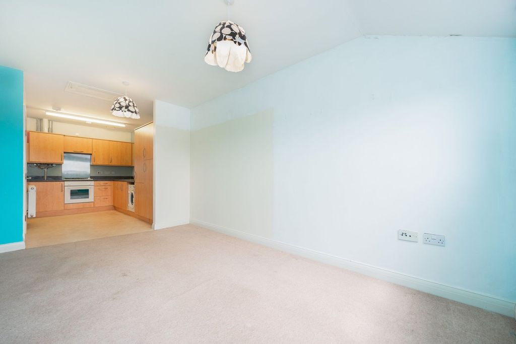 Property photo 2 of 12