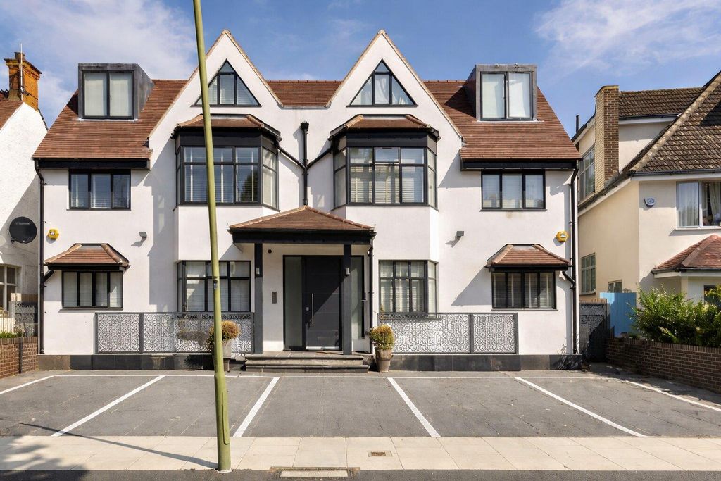 Property photo 3 of 8