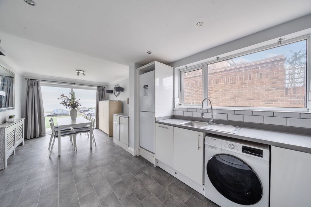 Additional image 8 of 2 bed flat for saleRoyal Esplanade, Ramsgate CT11