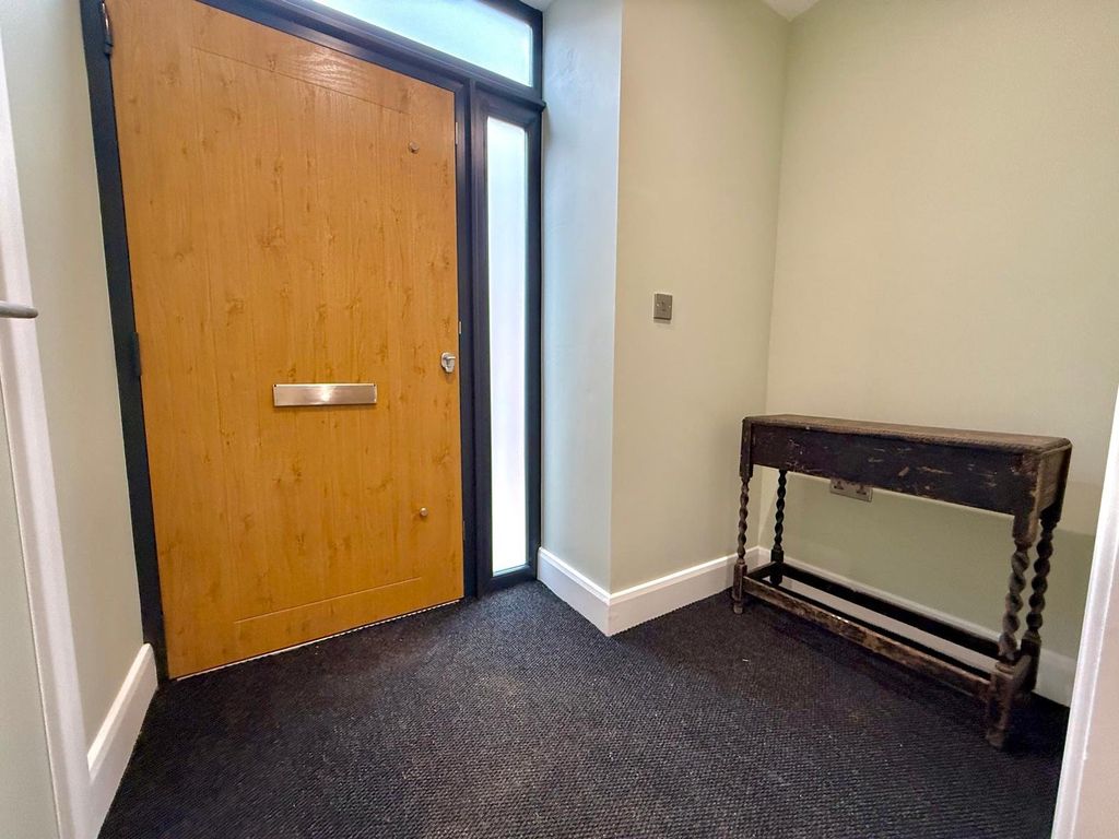 Property photo 3 of 13 Picture No. 12