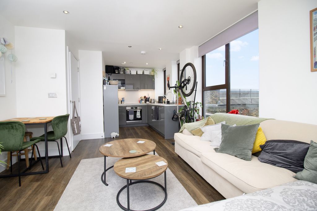 Property photo 2 of 7