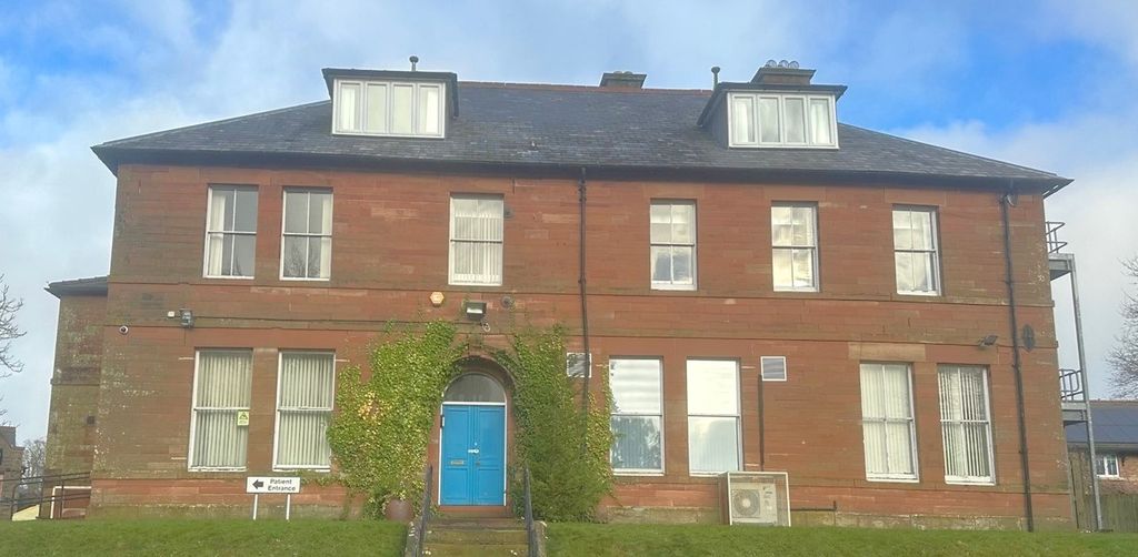 Property photo 2 of 9