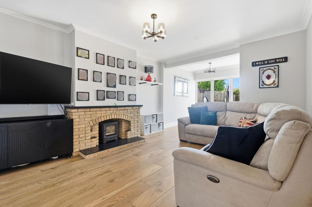 Property photo 3 of 22