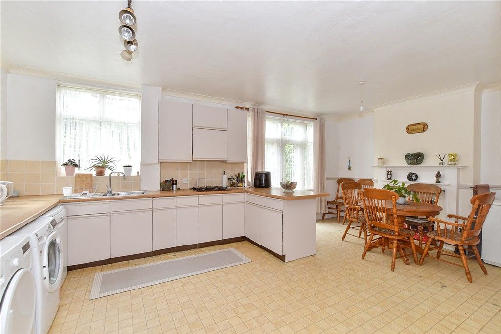 Property photo 3 of 13 Kitchen/ Dining Room
