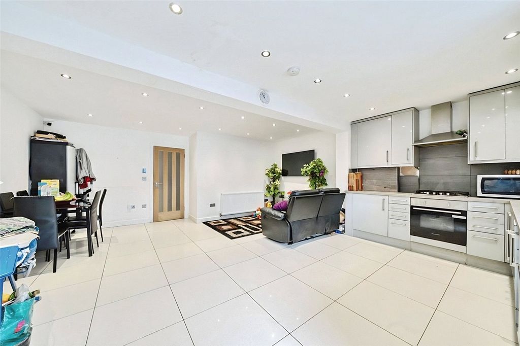 Property photo 3 of 8 Kitchen/Diner