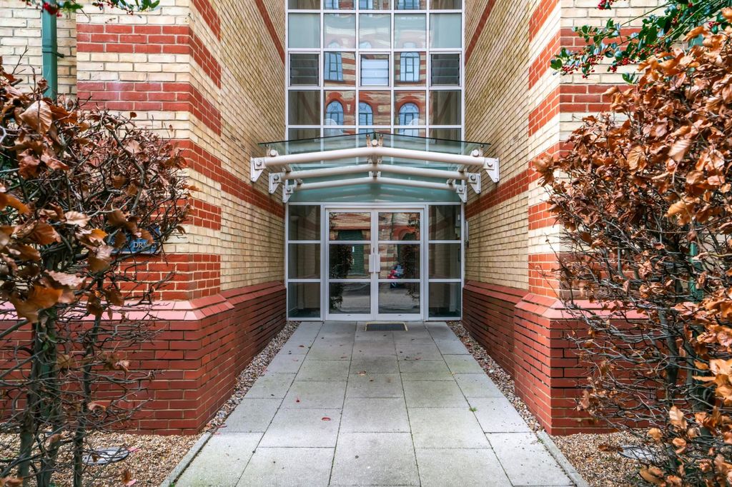 Property photo 3 of 18