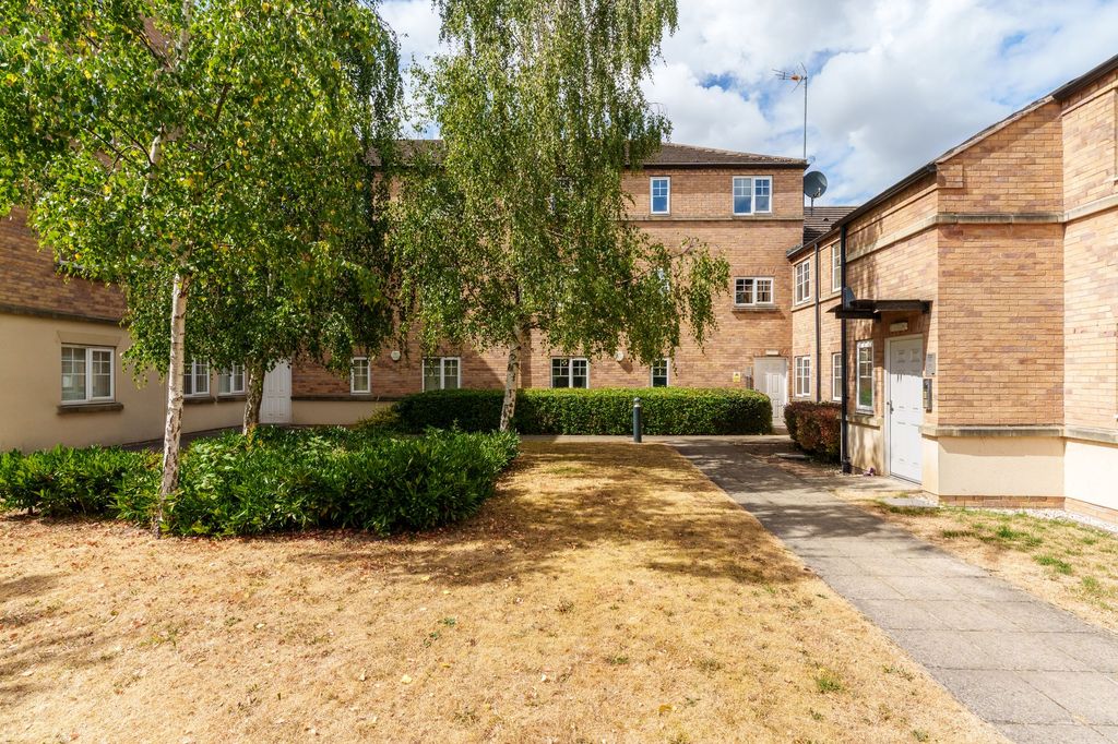 Property photo 1 of 8