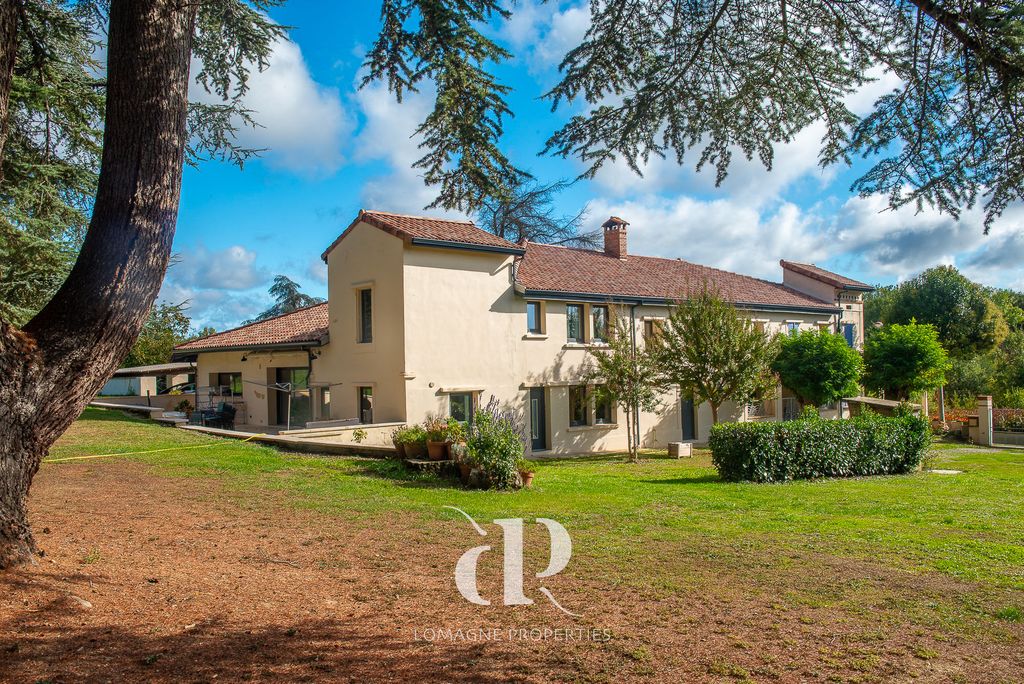 Property photo 3 of 41 F4082B_E9F9c7E0220E40E48d0E583ee20Fba3Emv2