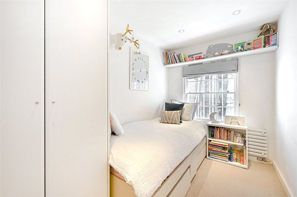 Property photo 3 of 15 Picture No. 02