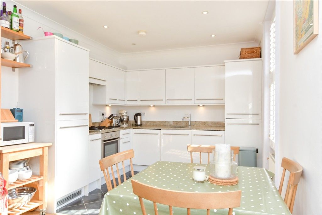 Property photo 3 of 12 Lounge/ Kitchen