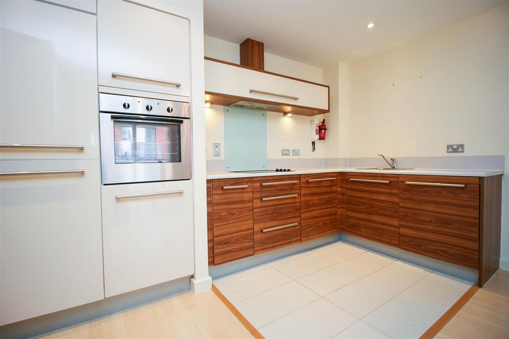 Property photo 2 of 9