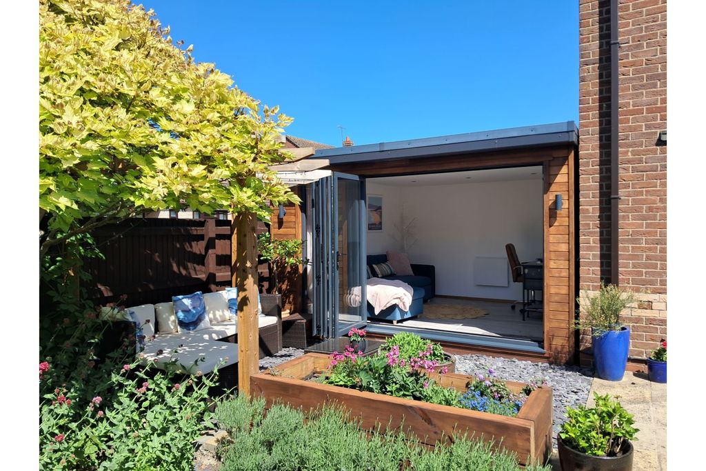 Property photo 1 of 37