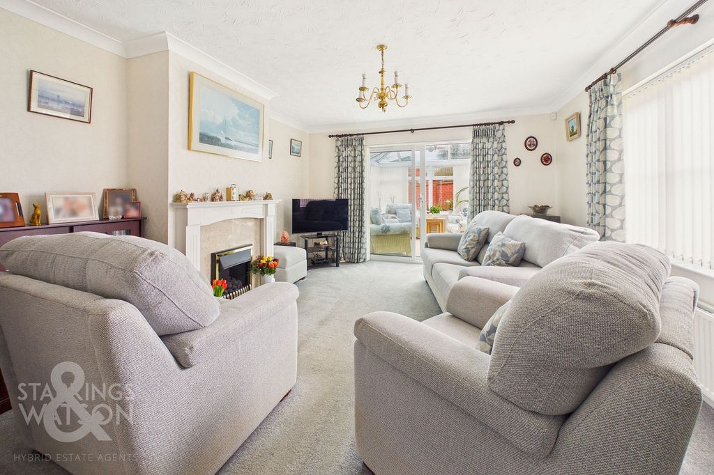 Property photo 2 of 25