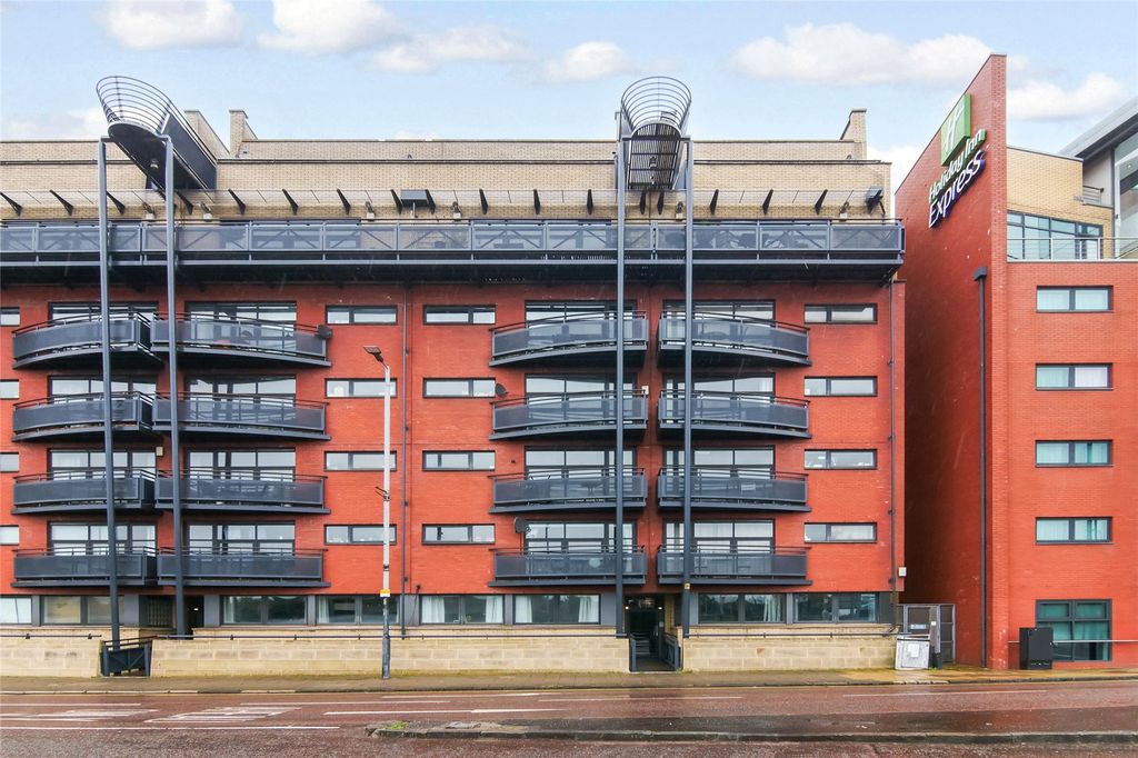 Property photo 1 of 17 Picture No. 01