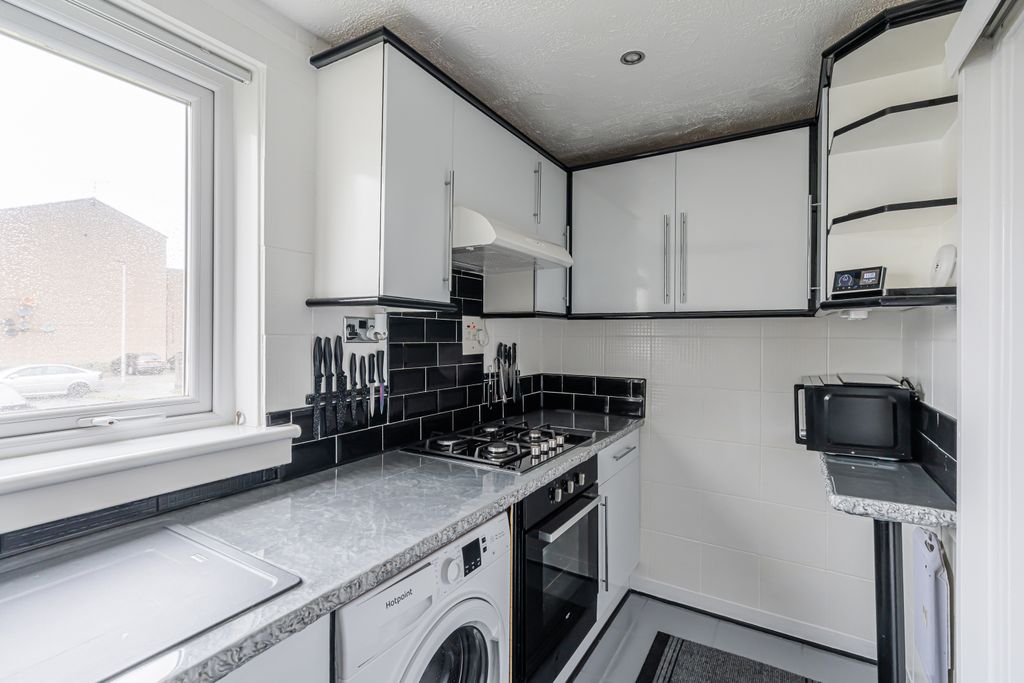 Property photo 3 of 18 Property Image 3