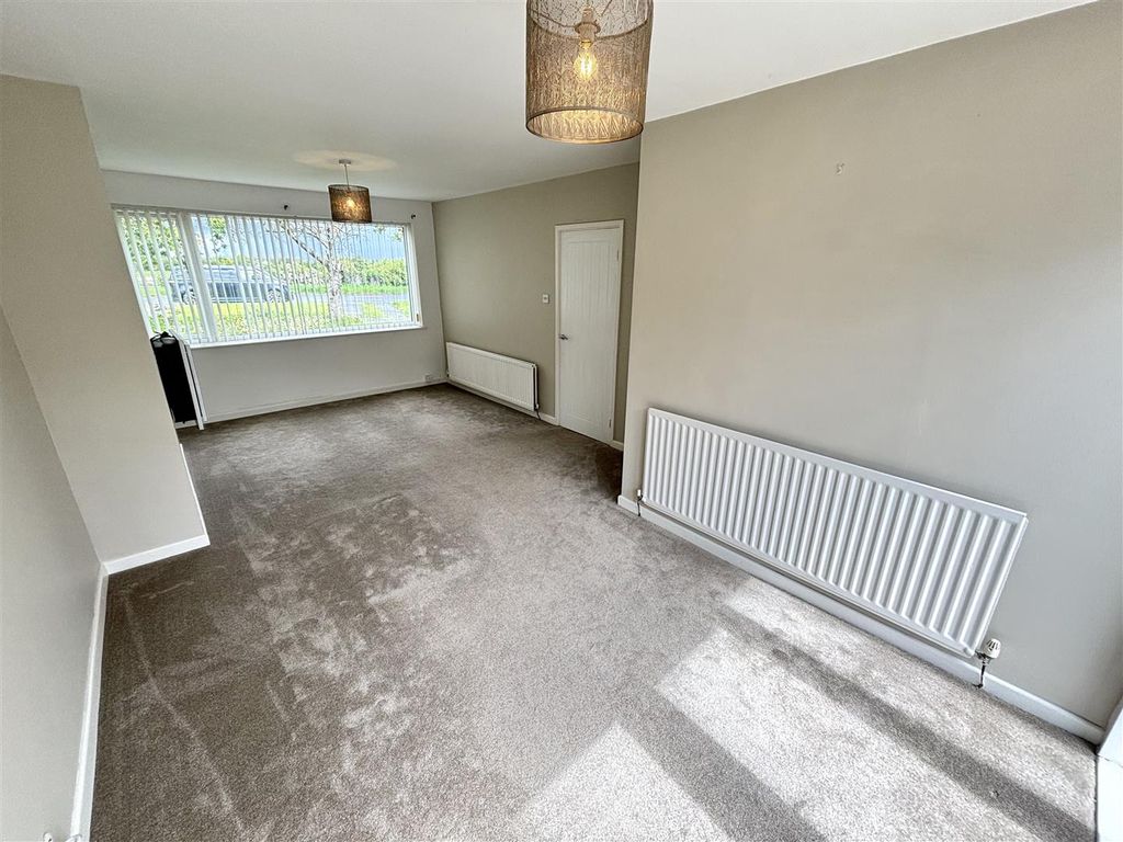 Property photo 3 of 14 Open Plan Living And Dining Room
