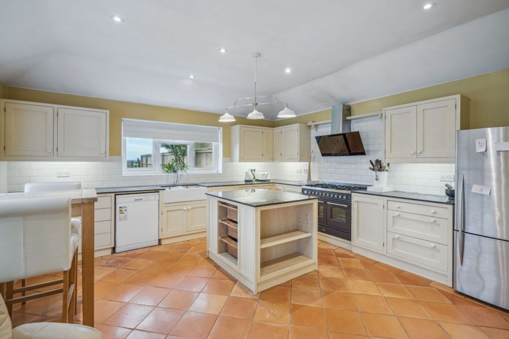Property photo 3 of 13