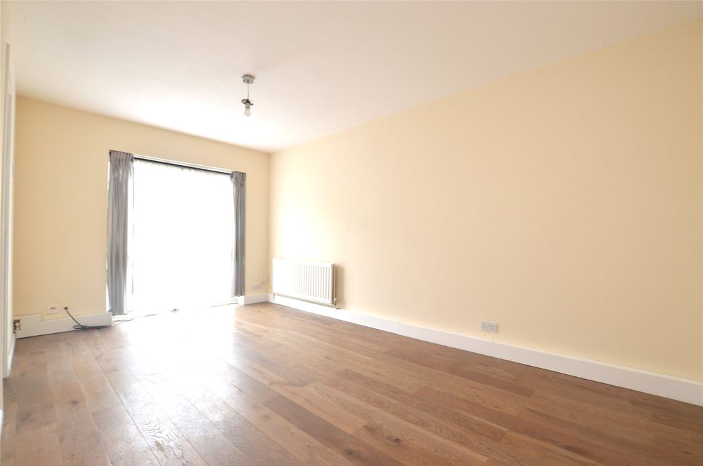 Property photo 2 of 9 Picture No. 04