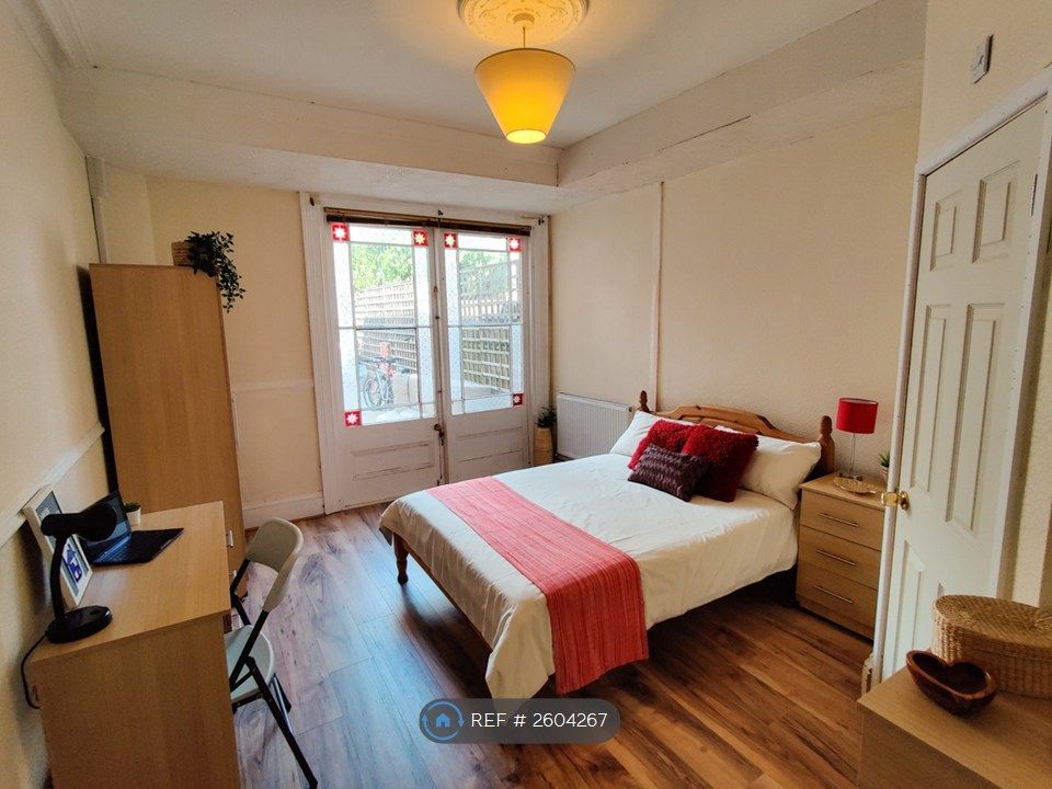Property photo 3 of 12