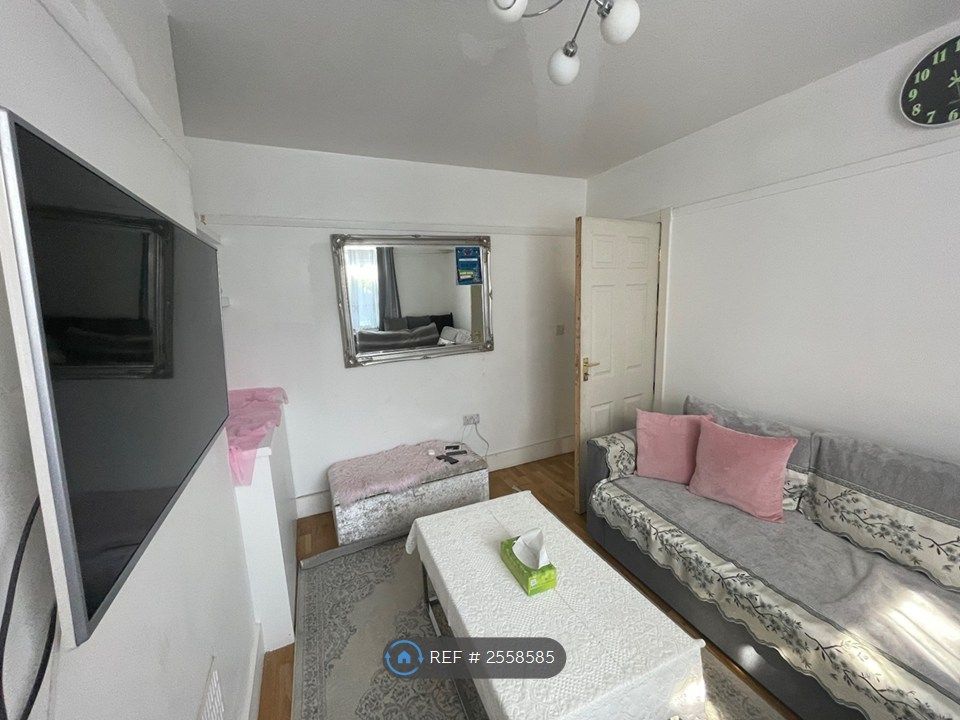 Property photo 2 of 27