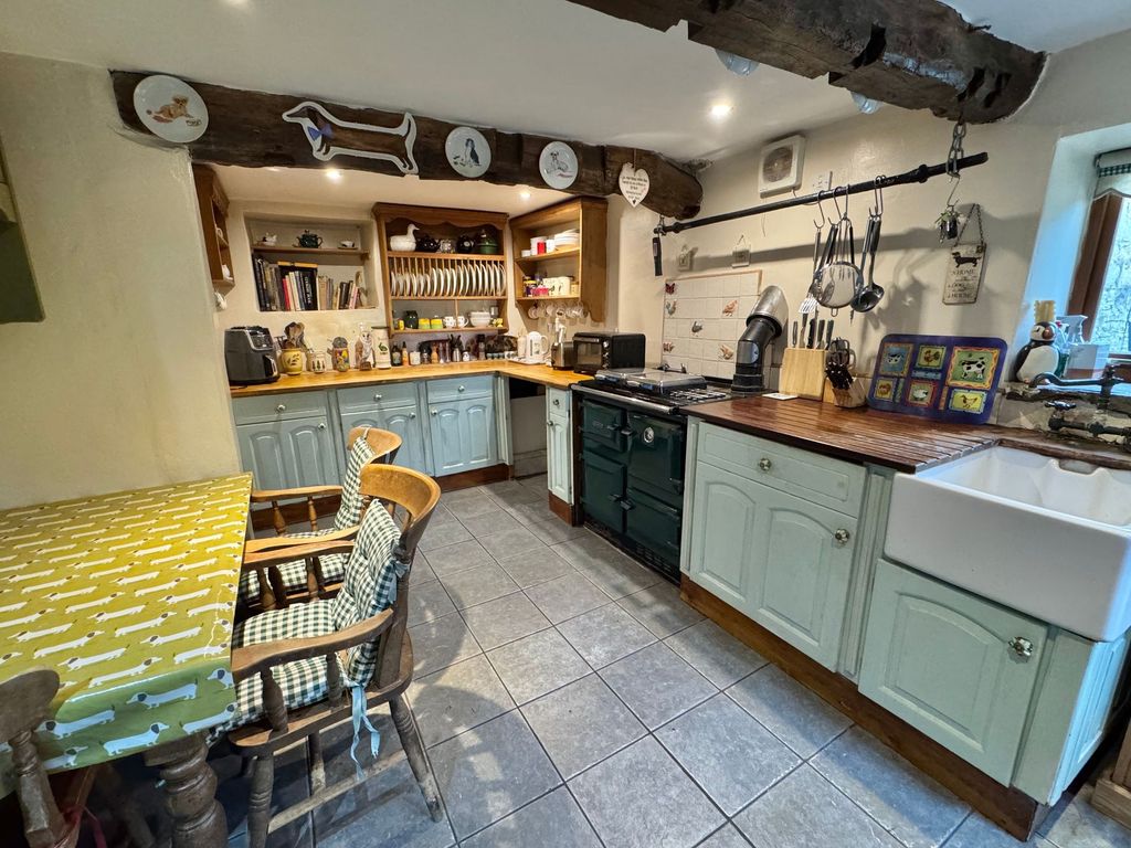 Property photo 2 of 21