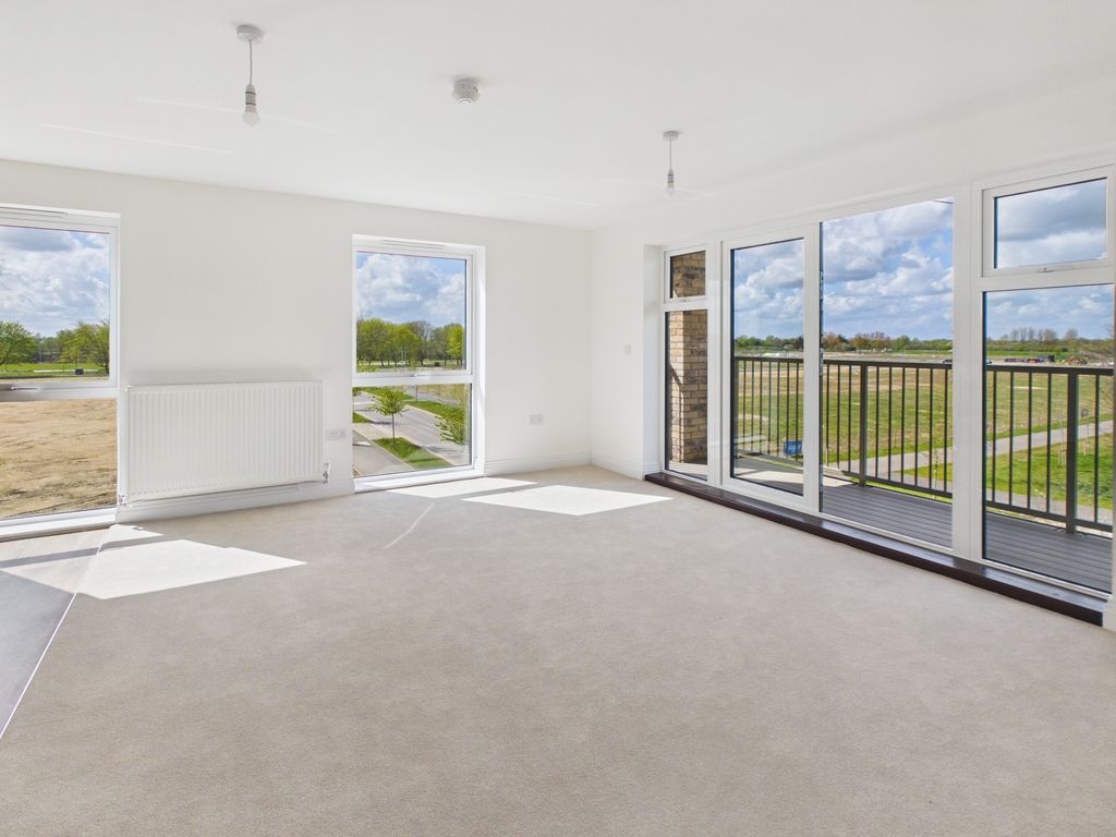 Property photo 3 of 11 Cam02519G0-Pr0415-Still004