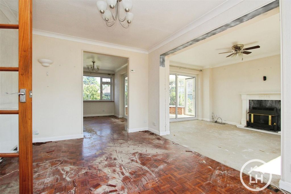 Property photo 2 of 16 Family Room