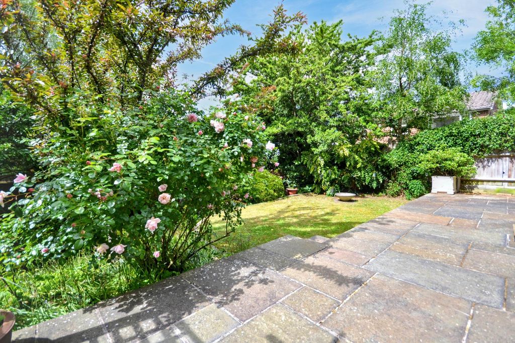 Property photo 2 of 21