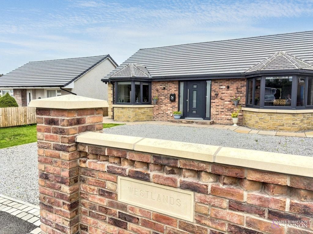 Property photo 2 of 35