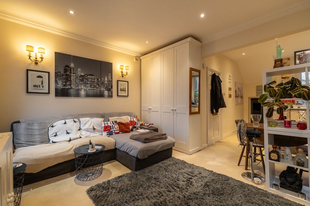 Property photo 3 of 13 Picture 3