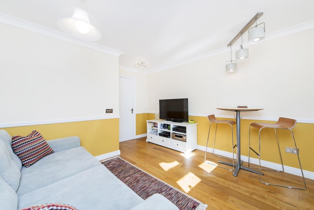 Property photo 3 of 6 Living Room