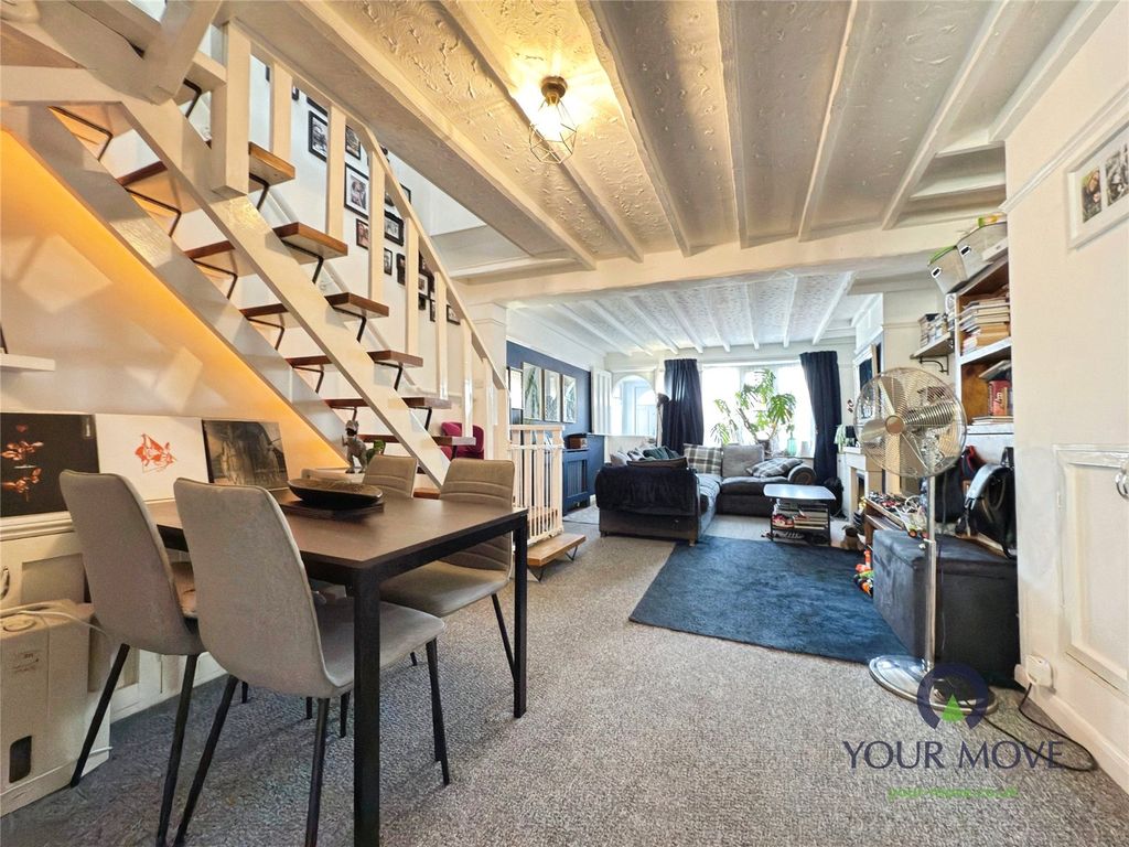 Property photo 3 of 11 Dining Room