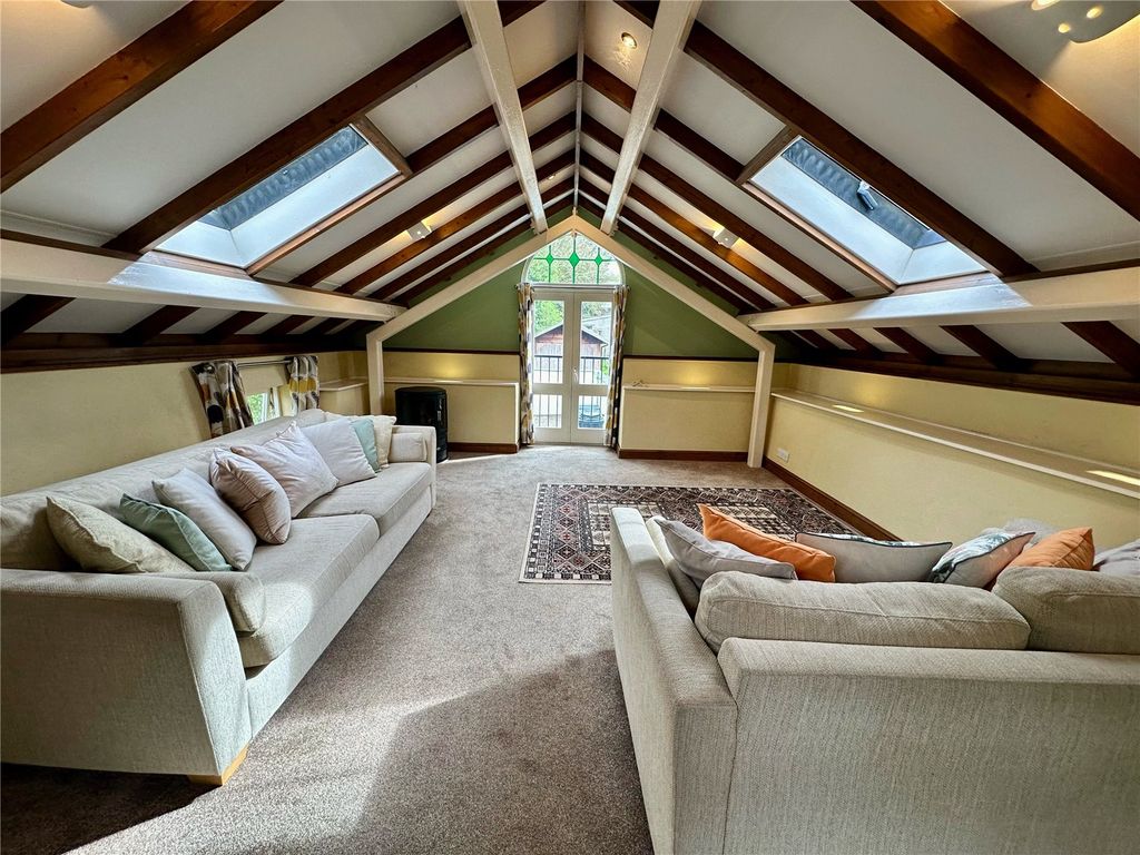 Property photo 3 of 31 Picture No. 02