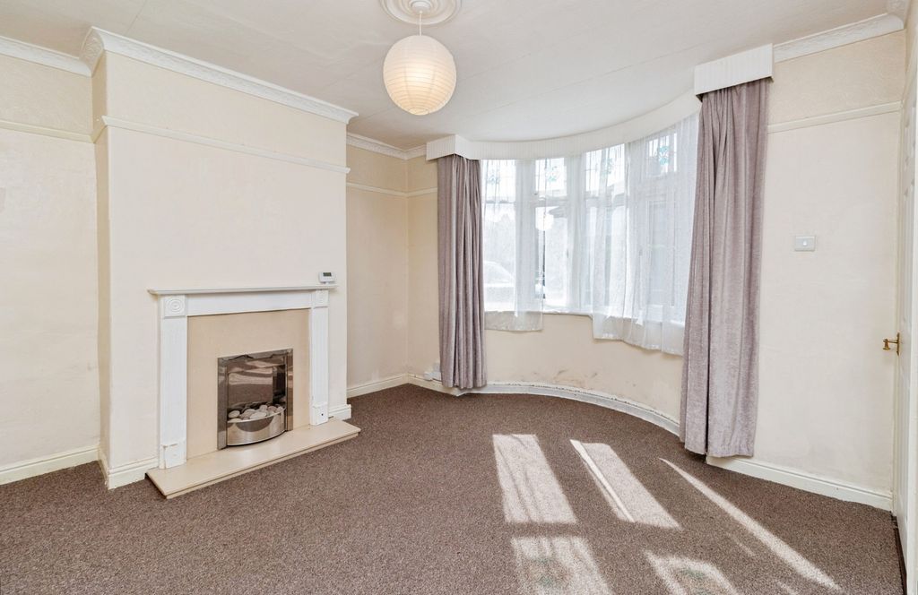 Property photo 2 of 15 Pbox-Img.Jpg
