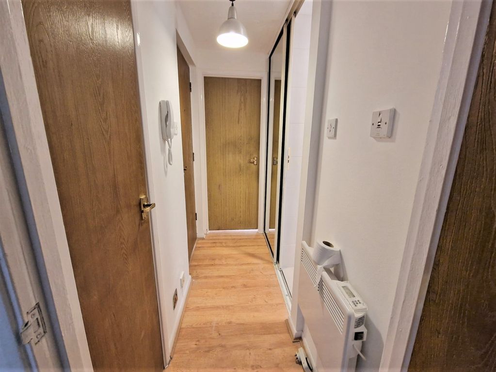 Property photo 2 of 9 Gallery