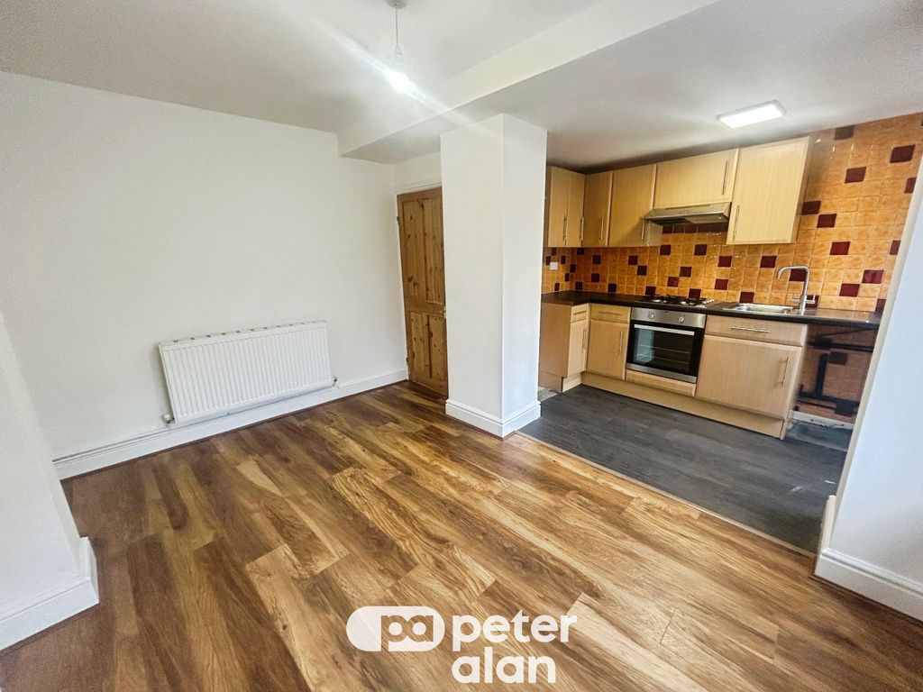 Property photo 3 of 18 Image