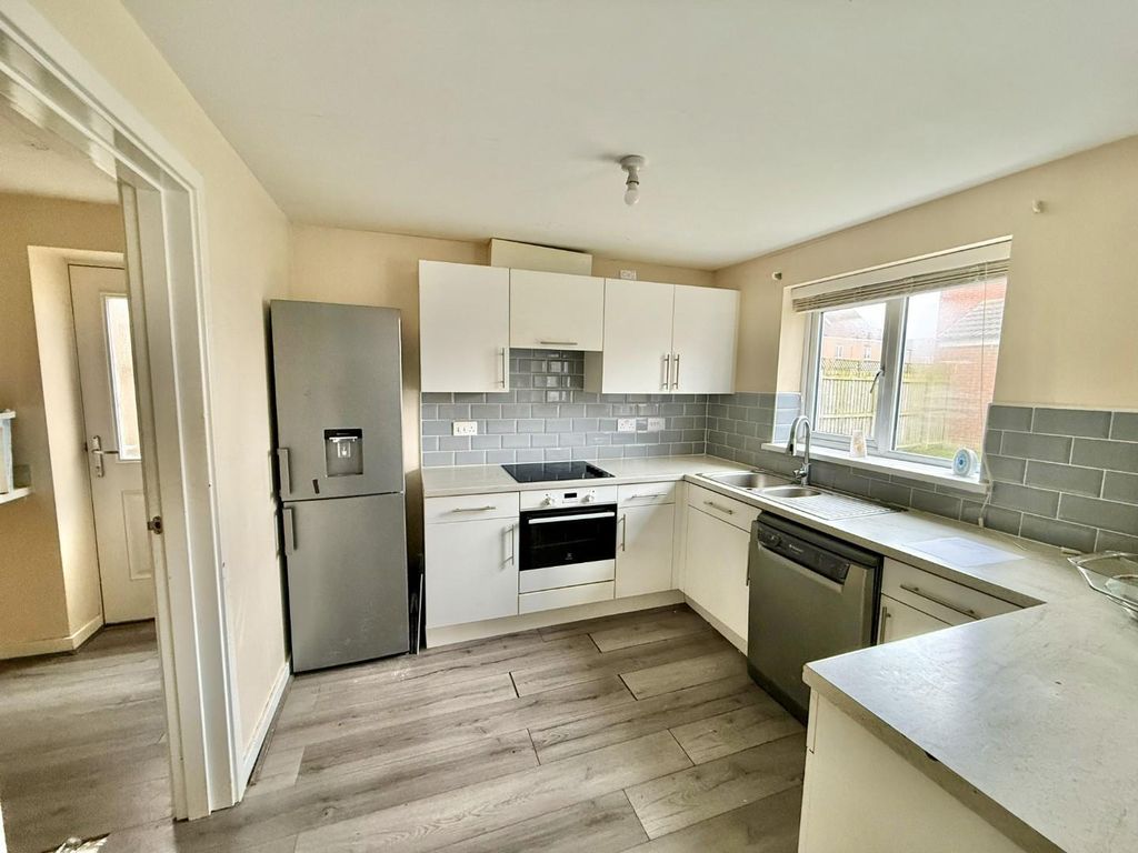 Property photo 2 of 13 Kitchen